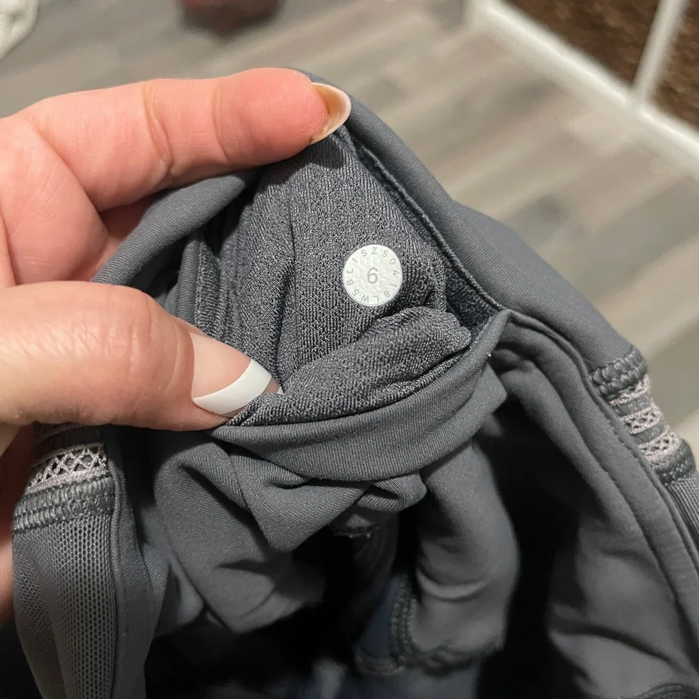 lululemon athletica excellent preowned